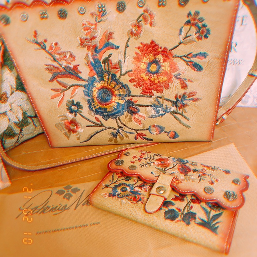 Beautiful Patricia Nash purse and wallet - Picture 2 of 16